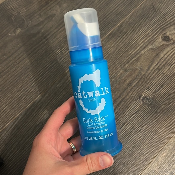 Haircare Bundle - TIGI, AG Hair Care, Neon & Co. - Picture 2 of 4